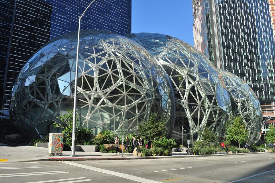 Amazon преговаря за покупка на ИИ стартъпа Decart за около 7 млрд. долара